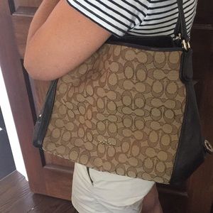 COACH SHOULDER BAG
